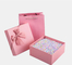 Caixa de embalagem de presente de papelão rosa com fechamento magnético para embalagem de roupas design de garra